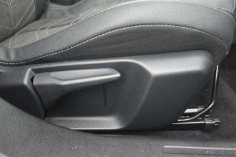 VAUXHALL MOKKA Electric 50kWh Ultimate SUV 5dr Electric Auto (136 ps)