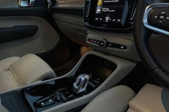 VOLVO XC40 1.5 T3 Inscription Pro SUV 5dr Petrol Auto Euro 6 (s/s) (163 ps)