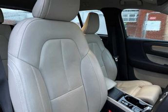 VOLVO XC40 1.5 T3 Inscription Pro SUV 5dr Petrol Auto Euro 6 (s/s) (163 ps)
