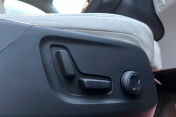 VOLVO XC40 1.5 T3 Inscription Pro SUV 5dr Petrol Auto Euro 6 (s/s) (163 ps)