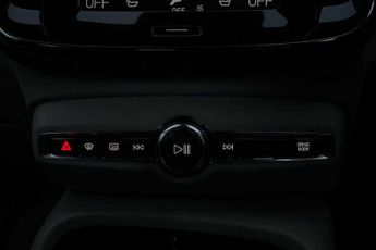 VOLVO XC40 1.5 T3 Inscription Pro SUV 5dr Petrol Auto Euro 6 (s/s) (163 ps)