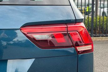VOLKSWAGEN TIGUAN 1.5 TSI R-Line SUV 5dr Petrol DSG Euro 6 (s/s) (150 ps)