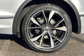 VOLKSWAGEN TIGUAN 2.0 TDI R-Line SUV 5dr Diesel DSG Euro 6 (s/s) (150 ps)