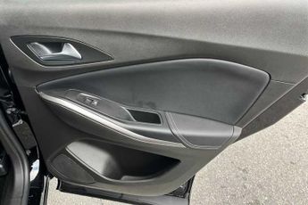 Vauxhall Grandland 1.2 Turbo Ultimate SUV 5dr Petrol Auto Euro 6 (s/s) (130 ps)