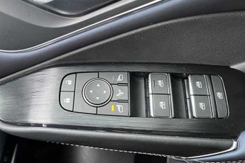 NISSAN QASHQAI 1.3 DIG-T MHEV Tekna SUV 5dr Petrol Hybrid XTRON Euro 6 (s/s) (1