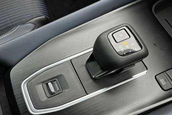 NISSAN QASHQAI 1.3 DIG-T MHEV Tekna SUV 5dr Petrol Hybrid XTRON Euro 6 (s/s) (1