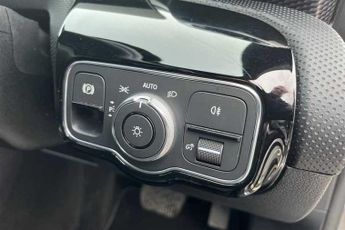 MERCEDES-BENZ A CLASS 1.5 A180d Sport (Executive) Hatchback 5dr Diesel 7G-DCT Euro 6 (