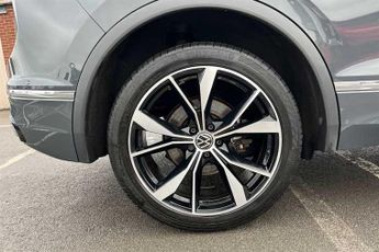 VOLKSWAGEN TIGUAN 1.4 TSI 13kWh R-Line SUV 5dr Petrol Plug-in Hybrid DSG Euro 6 (s