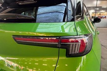 VAUXHALL MOKKA Electric 50kWh Ultimate SUV 5dr Electric Auto (136 ps)