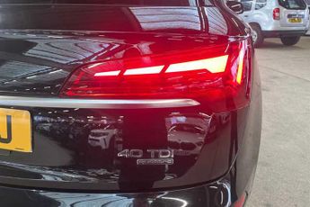 AUDI Q5 2.0 TDI 40 S line SUV 5dr Diesel S Tronic quattro Euro 6 (s/s) (