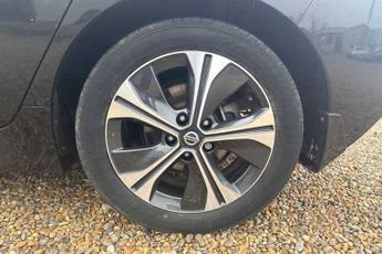 Nissan Leaf 40kWh N-Connecta Hatchback 5dr Electric Auto (150 ps)