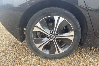 Nissan Leaf 40kWh N-Connecta Hatchback 5dr Electric Auto (150 ps)