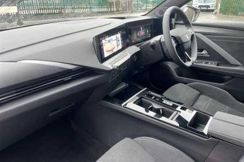 Vauxhall Astra Electric 54kWh Ultimate Hatchback 5dr Electric Auto (156 ps)