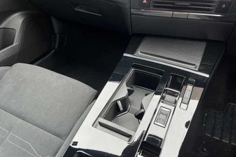 Vauxhall Astra Electric 54kWh Ultimate Hatchback 5dr Electric Auto (156 ps)