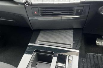 Vauxhall Astra Electric 54kWh Ultimate Hatchback 5dr Electric Auto (156 ps)