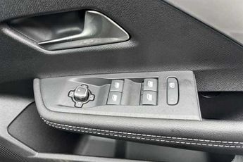 Vauxhall Astra Electric 54kWh Ultimate Hatchback 5dr Electric Auto (156 ps)