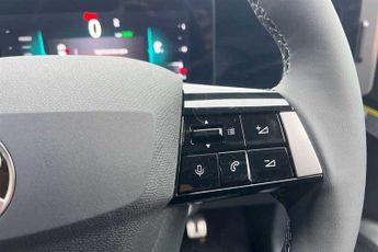 Vauxhall Astra Electric 54kWh Ultimate Hatchback 5dr Electric Auto (156 ps)