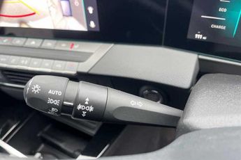 Vauxhall Astra Electric 54kWh Ultimate Hatchback 5dr Electric Auto (156 ps)