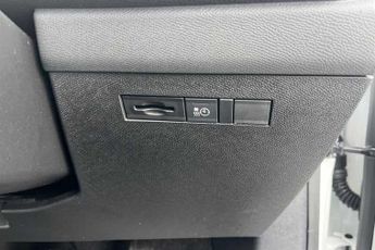 Vauxhall Astra Electric 54kWh Ultimate Hatchback 5dr Electric Auto (156 ps)