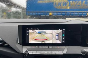 Vauxhall Astra Electric 54kWh Ultimate Hatchback 5dr Electric Auto (156 ps)