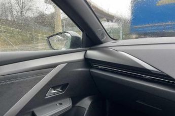 Vauxhall Astra Electric 54kWh Ultimate Hatchback 5dr Electric Auto (156 ps)