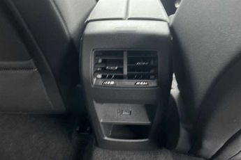 Vauxhall Astra Electric 54kWh Ultimate Hatchback 5dr Electric Auto (156 ps)