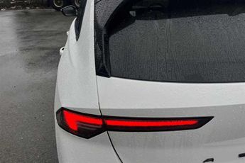 Vauxhall Astra Electric 54kWh Ultimate Hatchback 5dr Electric Auto (156 ps)