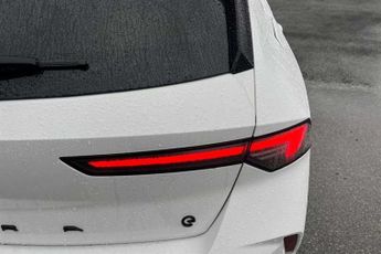 Vauxhall Astra Electric 54kWh Ultimate Hatchback 5dr Electric Auto (156 ps)