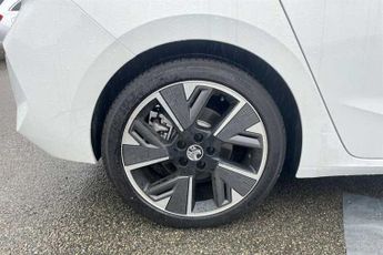 Vauxhall Astra Electric 54kWh Ultimate Hatchback 5dr Electric Auto (156 ps)