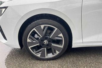 Vauxhall Astra Electric 54kWh Ultimate Hatchback 5dr Electric Auto (156 ps)