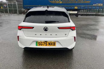 Vauxhall Astra Electric 54kWh Ultimate Hatchback 5dr Electric Auto (156 ps)
