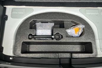 HYUNDAI INSTER Long Range 49kWh 02 SUV 5dr Electric Auto (115 ps)