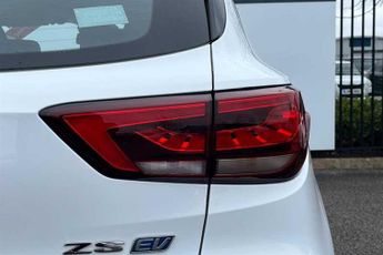 MG ZS 72.6kWh Trophy Long Range SUV 5dr Electric Auto (156 ps)