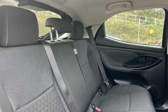 Toyota Yaris 1.5 VVT-h (116 PS) Design 5 Door Petrol Hybrid Hatchback Automat