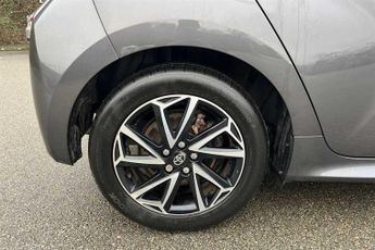 Toyota Yaris 1.5 VVT-h (116 PS) Design 5 Door Petrol Hybrid Hatchback Automat