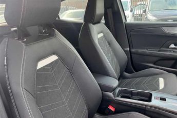 VAUXHALL MOKKA Electric 54kWh Ultimate SUV 5dr Electric Auto (156 ps)