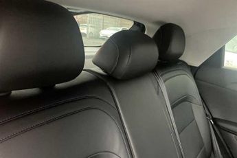 MG MG4 EV 64kWh Trophy Long Range Hatchback 5dr Electric Auto (203 ps)