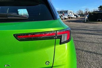 VAUXHALL MOKKA Electric 50kWh Elite Premium SUV 5dr Electric Auto (136 ps)