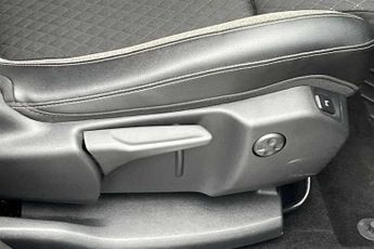 VAUXHALL GRANDLAND X 1.2 Turbo SRi Nav SUV 5dr Petrol Auto Euro 6 (s/s) (130 ps)