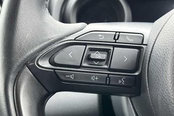 TOYOTA YARIS 1.5 VVT-h Design Hatchback 5dr Petrol Hybrid E-CVT Euro 6 (s/s) 