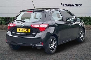 Toyota Yaris 1.5 VVT-h Icon Tech Hatchback 5dr Petrol Hybrid E-CVT Euro 6 (s/