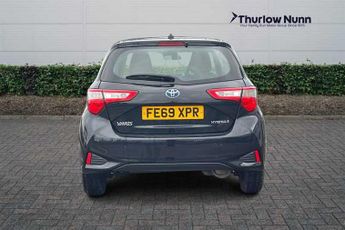 Toyota Yaris 1.5 VVT-h Icon Tech Hatchback 5dr Petrol Hybrid E-CVT Euro 6 (s/