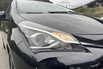 Toyota Yaris 1.5 VVT-h Icon Tech Hatchback 5dr Petrol Hybrid E-CVT Euro 6 (s/