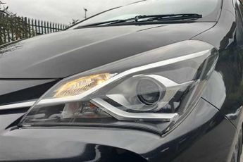 Toyota Yaris 1.5 VVT-h Icon Tech Hatchback 5dr Petrol Hybrid E-CVT Euro 6 (s/