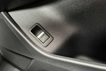 AUDI Q4 E-TRON 40 S line SUV 5dr Electric Auto 82kWh (204 ps)