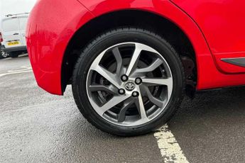 TOYOTA YARIS 1.5 VVT-h Y20 Bi-tone Hatchback 5dr Petrol Hybrid E-CVT Euro 6 (