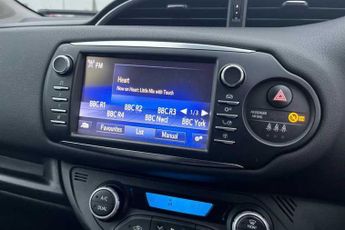 TOYOTA YARIS 1.5 VVT-h Y20 Bi-tone Hatchback 5dr Petrol Hybrid E-CVT Euro 6 (