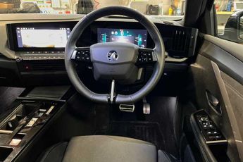 Vauxhall Astra Electric 54kWh Ultimate Hatchback 5dr Electric Auto (156 ps)