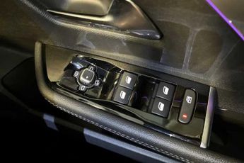 Vauxhall Astra Electric 54kWh Ultimate Hatchback 5dr Electric Auto (156 ps)