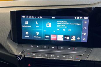 Vauxhall Astra Electric 54kWh Ultimate Hatchback 5dr Electric Auto (156 ps)